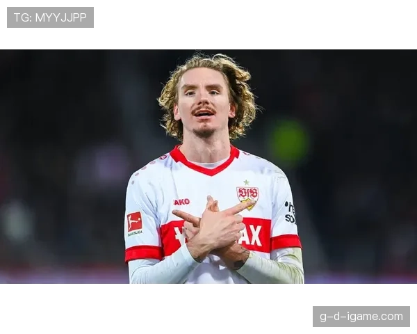 德甲转会风暴：新星前锋引多家豪门争抢，市场热度飙升